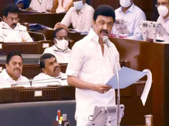 “என் மகன் தினந்தோறும் காலையில் நல்ல உணவு சாப்பிடுகிறான்”…. பெண்ணின் போன் காலால் நெகிழ்ந்த முதல்வர்….!!!!!