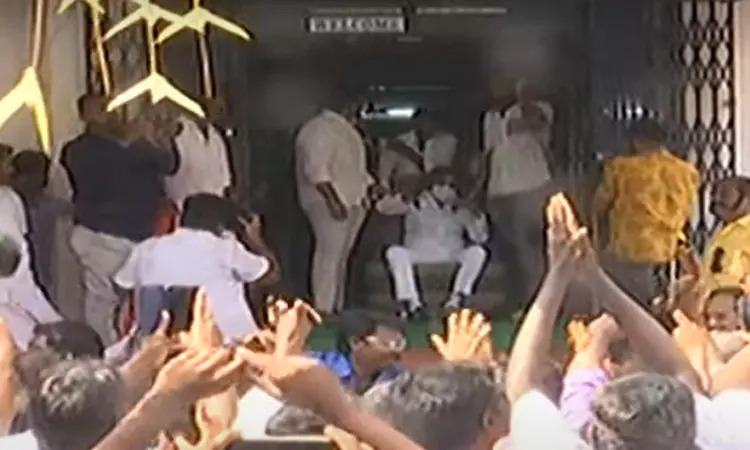 அடக்கடவுளே….! மோசமான நிலையில் கேப்டன்…. பார்த்து கண்ணீர் விட்ட தொண்டர்கள்…!!!