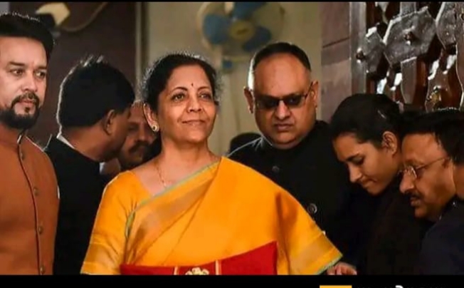 #UnionBudget2023: உலக பொருளாதாரத்தில் ஒளிரும் நட்சத்திரம் இந்தியா: நிர்மலா சீதாராமன்!!