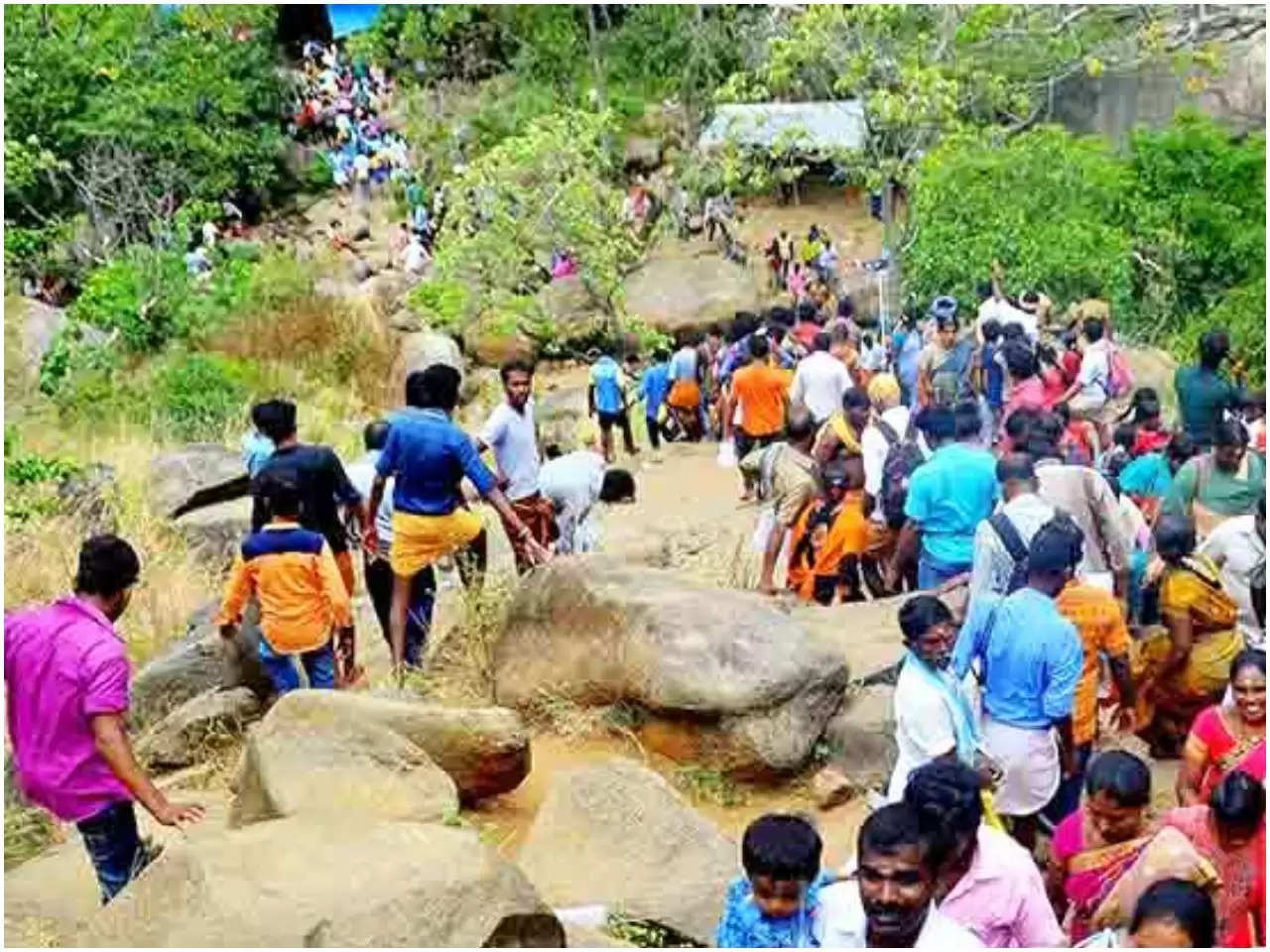 சதுரகிரி மலை ஏற நாளை (ஜன.,.4) முதல் அனுமதி…. பக்தர்களுக்கு வெளியான சூப்பர் அறிவிப்பு…..!!!!