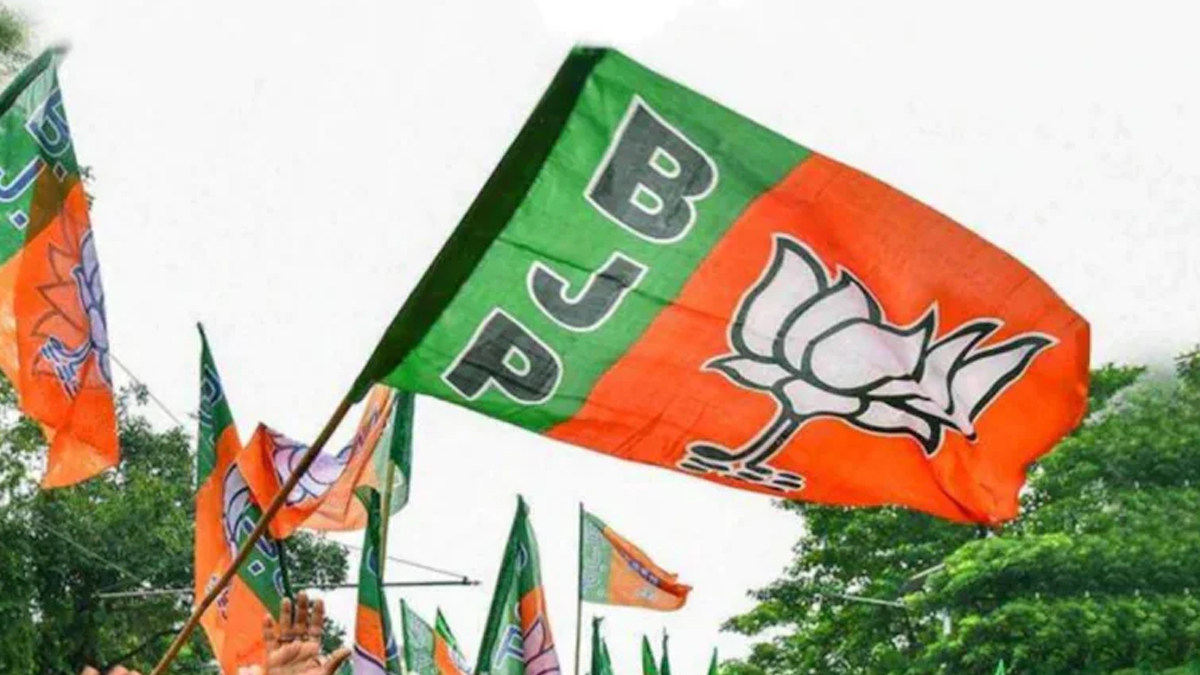 BJP: பாஜக கொடிக்கு தீ வைப்பு… மர்ம நபர்களுக்கு போலீசார் வலைவீச்சு..!!!!