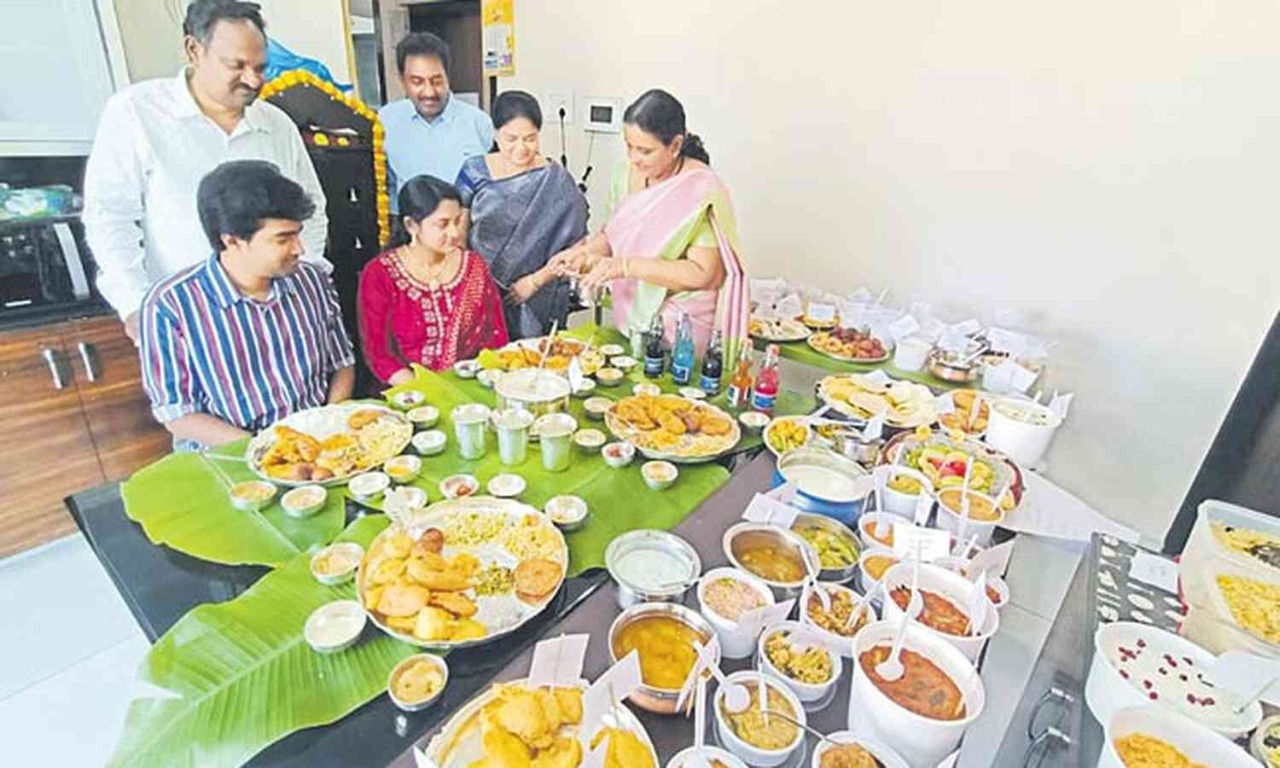 மச்சான் உனக்கு மச்சம் இருக்குடா! மருமகனுக்கு 173 உணவுகளை சமைத்து அசத்திய மாமியார்..!!!