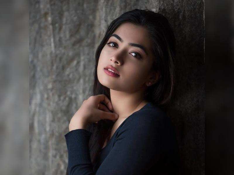 Rashmika: நான் என்ன செஞ்சாலும் தப்பு.. சினிமாவை விட்டு வெளியேறி விடவா? வேண்டாமா?