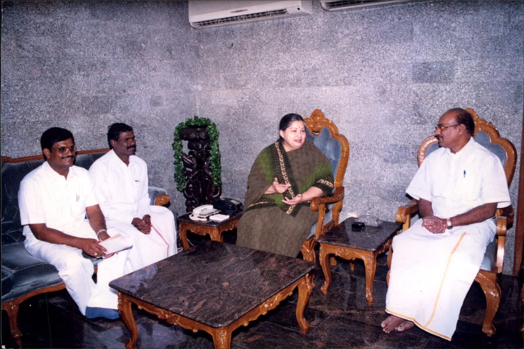 PMKவுக்காக காத்திருந்த ”ஜெ”… பா.ம.க இல்லனா ADMKவுக்கு கோவிந்தா ? பாலு நச்சு பதிலடி!!