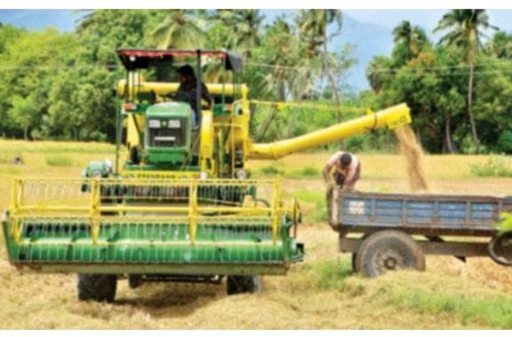 நீடாமங்கலம் பகுதியில் எந்திரம் மூலம் காலடி அறுவடை பணி தீவிரம்…!!!!!