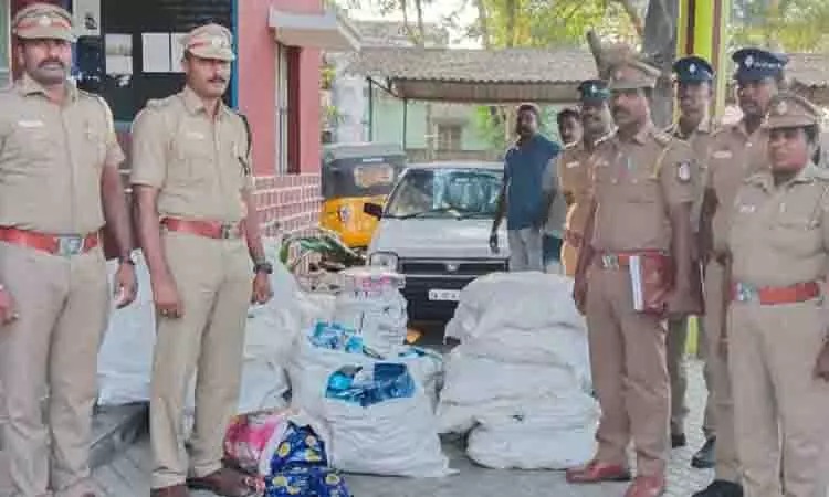 கிடைத்த ரகசிய தகவல்…. மூட்டை, மூட்டையாக சிக்கிய பொருள்…. போலீஸ் அதிரடி…!!