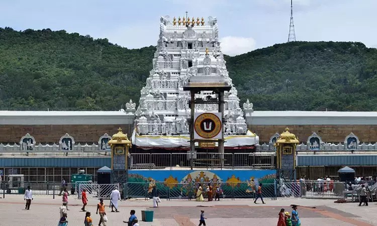 திருப்பதி: மார்ச் மாதத்துக்கான மூத்தக்குடிமக்கள், மாற்றுத்திறனாளிகளுக்கான தரிசன டிக்கெட்… நாளை (பிப்,.23) வெளியீடு….!!!!