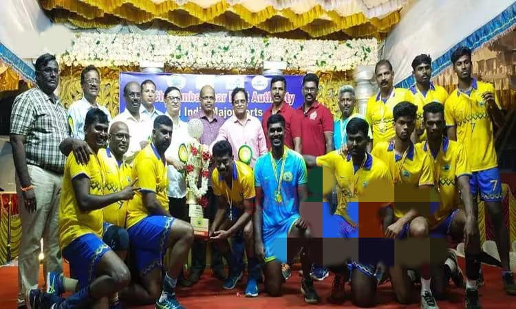 கைப்பந்து போட்டி… வெற்றி பெற்ற தூத்துக்குடி துறைமுக அணி…!!!