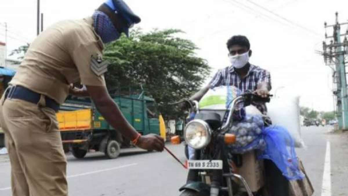 ALERT: பைக்கில் இப்படி இருக்கக்கூடாது…. வாகன ஓட்டிகளுக்கு போலீஸ் எச்சரிக்கை…..!!!