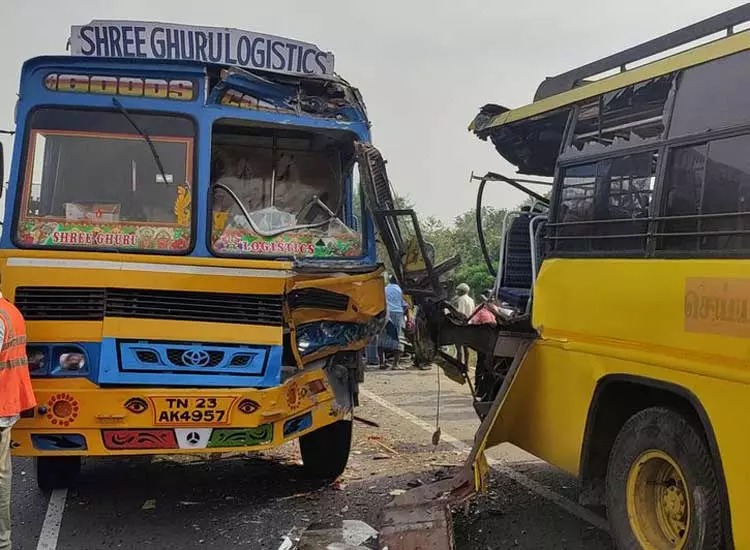 பள்ளி பேருந்து மீது மோதிய லாரி…. அதிர்ஷ்டவசமாக உயிர் தப்பிய குழந்தைகள்…. போலீஸ் விசாரணை…!!