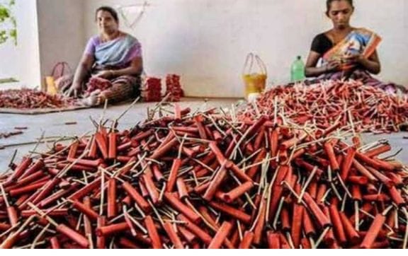 பட்டாசு ஆலை விபத்து… தொழிலாளர்களுக்கு மரண உதவி தொகை உயர்வு… அமைச்சர் வெளியிட்ட முக்கிய அறிவிப்பு…!!!!!