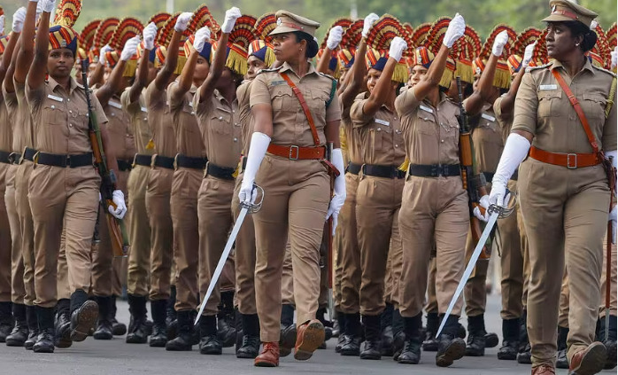 சென்னையில் இன்று முதல் பெண் காவலர்களுக்கு 8 மணிக்கு ரோல்கால்…. காவல் ஆணையர் சங்கர் ஜிவால்….!!!!