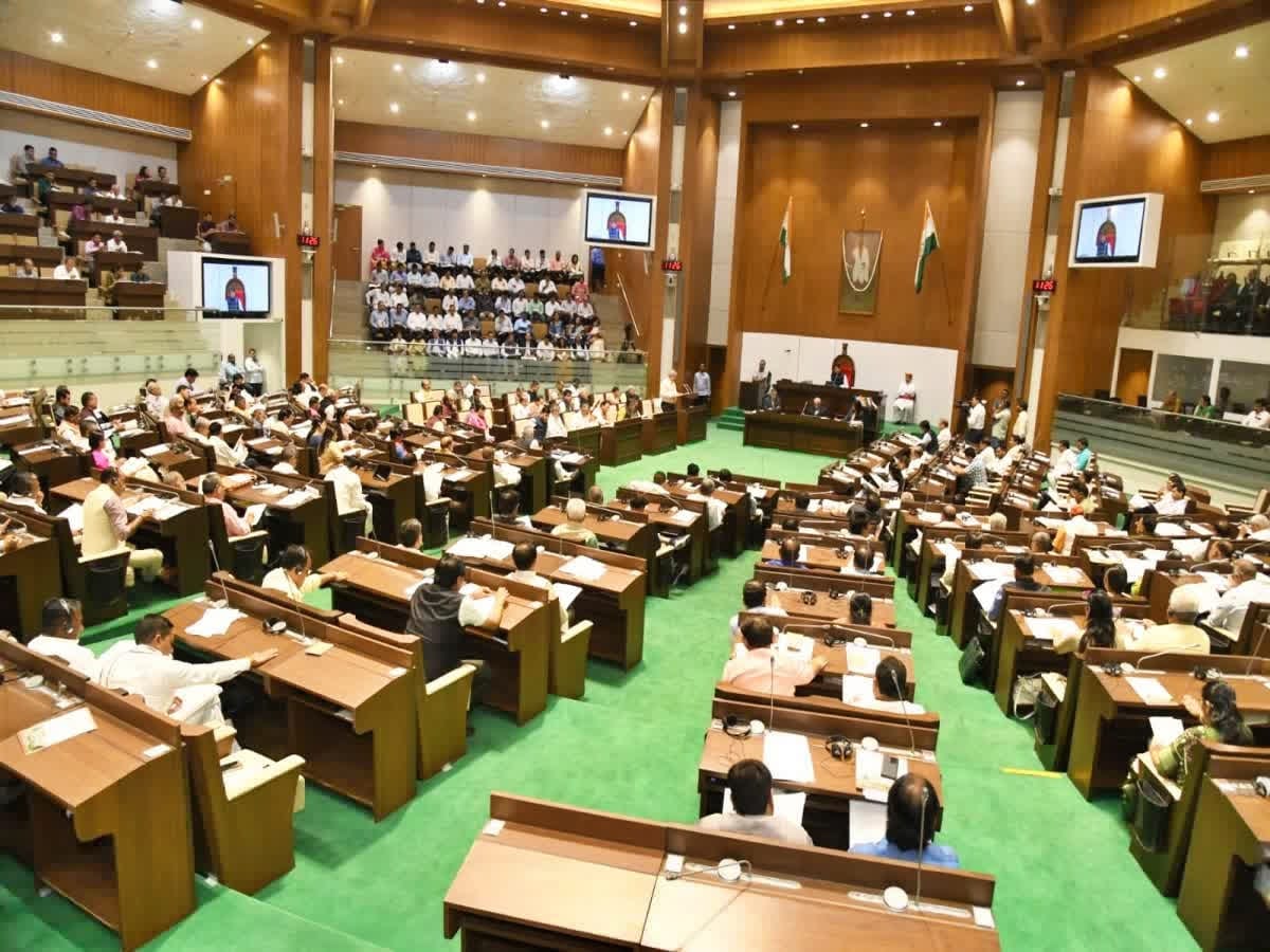 “அதானி மின் நிறுவனத்திடம் இருந்து ரூ. 8,160 கோடிக்கு மின்சாரம் வாங்கிய மாநில அரசு”…. அமைச்சர் தகவல்….!!!