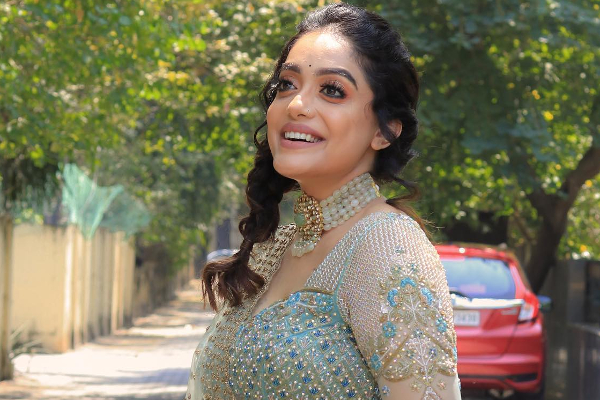 “உங்களுக்கு நடக்கலனா அவங்களுக்கு நடக்கலன்னு அர்த்தமா?”… அபிராமியிடம் கேள்வி எழுப்பிய சனம் செட்டி..!!!!