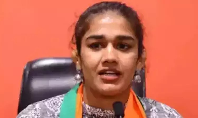 பிரியங்கா காந்தியுடன் இருந்த அவரும் பாலியல் குற்றவாளியே?…. பபிதா போகத் குற்றச்சாட்டு….!!!!