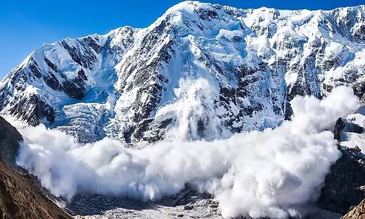 ஈஸ்டர் விடுமுறையை கொண்டாட வந்தவர்களுக்கு இந்த நிலைமையா….? பனிசரிவில் சிக்கி 4 பேர் பலி…. பிரான்சில் பெரும் சோகம்….!!!!