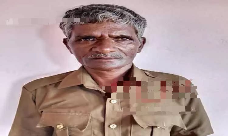 திடீரென தாக்கிய வளர்ப்பு யானை…. பரிதாபமாக இறந்த பாகன்…. பெரும் சோகம்…!!