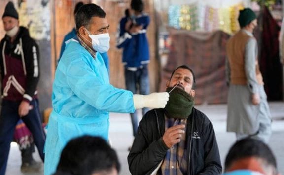 மீண்டும் தீவிரமடையும் கொரோனா பரவல்… நேற்று ஒரே நாளில் 198 பேருக்கு தொற்று உறுதி… சுகாதாரத்துறை தகவல்…!!!!