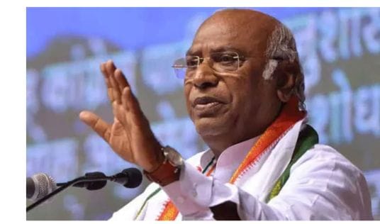 மல்லிகார்ஜுனே கார்கே பிரச்சாரம் செய்ய தடை விதிக்க வேண்டும்… பாஜக குழுவினர் மனு…!!!!!!