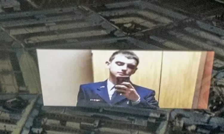 பென்டகன் ரகசிய ஆவணங்கள் கசிவு…. FBI அதிகாரிகளால் கைது செய்யப்பட்ட இளைஞர்…. யார் அவர்….?