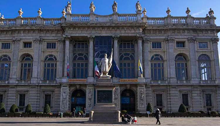 புராதான சின்னங்களை சேதப்படுத்தினால்…. இனிமேல் இதுதான் தண்டனை….? இத்தாலி அரசின் முடிவு….!!!!