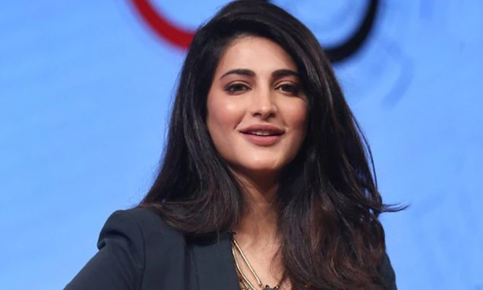 என்னோட முதல் கிரஷ் அவருதான்.! மனம் திறந்த நடிகை ஸ்ருதிஹாசன்.!