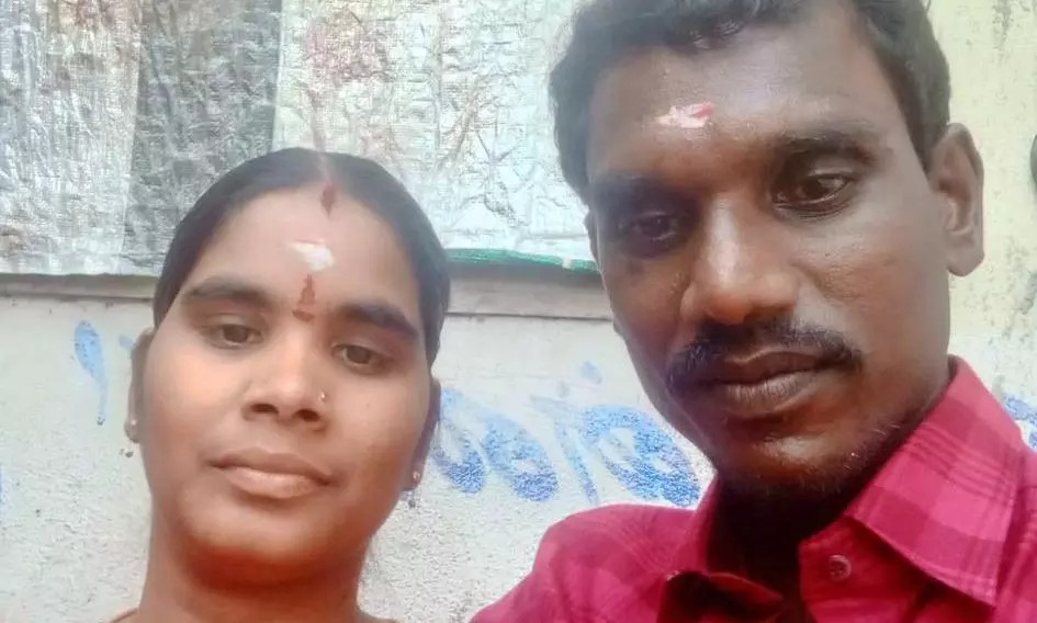 அதிகாலையில் கேட்ட அலறல் சத்தம்…. தீக்குளித்த கணவன்- மனைவி…. பரபரப்பு சம்பவம்…!!