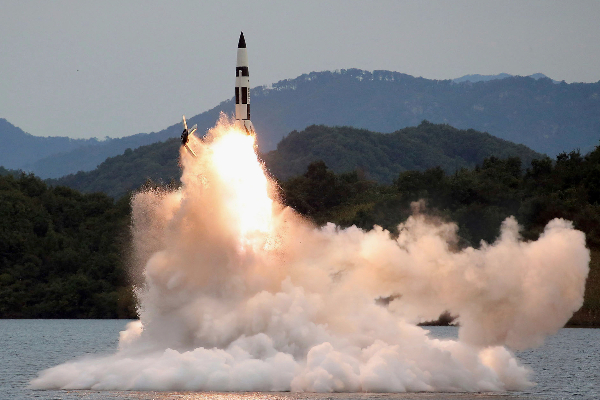 உலகையே ஆள நினைத்த வடகொரியா… ஆப்பு வைத்த ராக்கெட்… மொக்கை வாங்கிய அதிபர்!