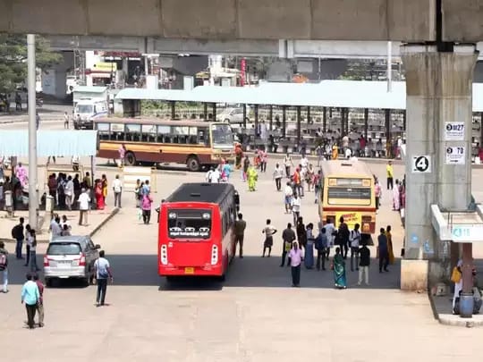 “சென்னை பேருந்து நிலையங்களில் இருசக்கர பார்க்கிங் வசதி”…. பயணிகளிடையே வலுக்கும் கோரிக்கை…!!!