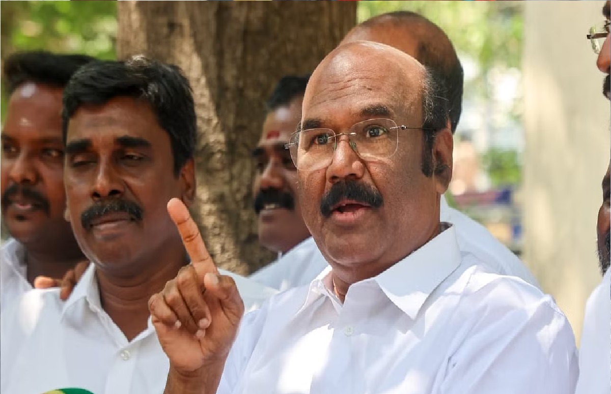 இதெல்லாம்  ஜுஜுபி…  ரூ.2000,00,00,000… எங்க இருக்குன்னு தெரியல: பகீர் கிளப்பிய ஜெயக்குமார்!!