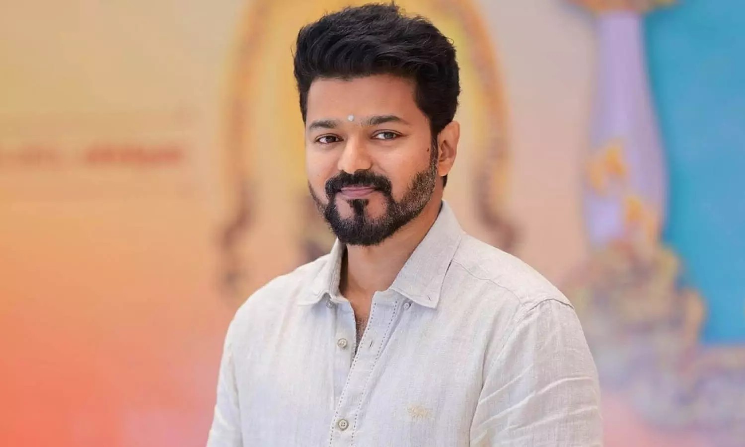 பரபரப்பு!…. தளபதி விஜய்யை சூழ்ந்துகொண்ட ரசிகர்கள்…. பின் போலீசார் செய்த செயல்….!!!!