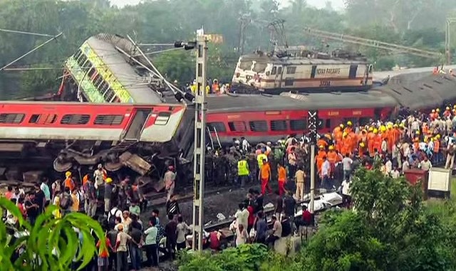 கவாச் என்றால் என்ன…? இது மட்டும் இருந்திருந்தால் ரயில் விபத்தை தவிர்த்திருக்கலாம்…. வெளியான தகவல்..!!!