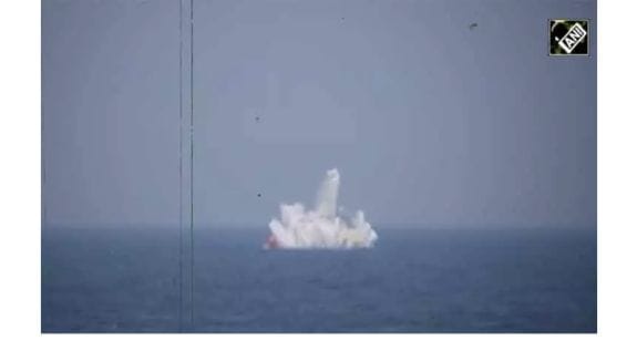 அடடே சூப்பர்…  நீர்மூழ்கி குண்டு வெற்றிகரமாக பரிசோதனை… இந்திய கடற்படை சாதனை…!!!!!