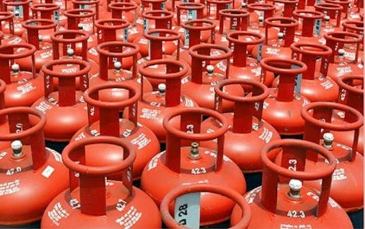 மத்திய அரசின் இலவச சிலிண்டர் பெறுவது எப்படி…? இதோ முழு விவரம்..!!!!!