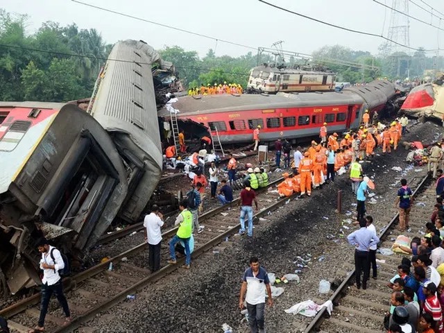 ரயில் விபத்துக்கு சிக்னல் கோளாறே முக்கிய காரணம்…. ரயில்வேதுறை எடுத்த முக்கிய முடிவு..!!!