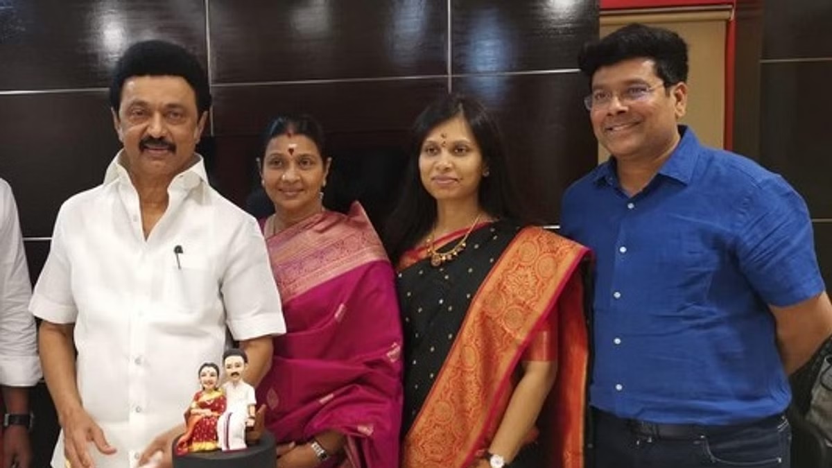 நைட் 2.30க்கு வரிசை கட்டி போன அமைச்சர்கள்…. வேக வேகமா ஓடிய C.M ஸ்டாலின் மருமகன்…கொளுத்தி போட்ட அண்ணாமலை!!