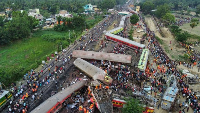 BREAKING : ஒடிசா ரயில் விபத்து தொடர்பாக மூத்த பொறியாளர் உட்பட 3 பேரை கைது செய்தது சிபிஐ..!!