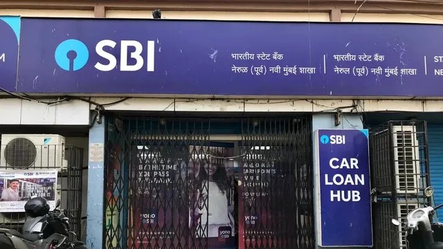 கடன் வாங்கியோருக்கு தலைவலி ஸ்டார்ட்….  அதிர்ச்சி கொடுத்த SBI வங்கி…!!