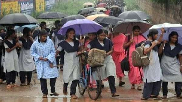 BREAKING: நீலகிரியில் பள்ளிகளுக்கு மட்டும் விடுமுறை… சற்றுமுன் மாவட்ட ஆட்சியர் அறிவிப்பு…!!!