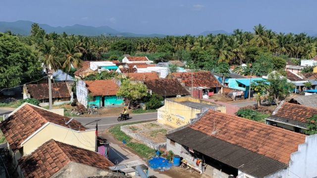 “150 வருட பழக்கவழக்கம்” மாடி வீடு கட்ட தயங்கும் கிராமம்…. சேலம் அருகே விநோதம்…!!