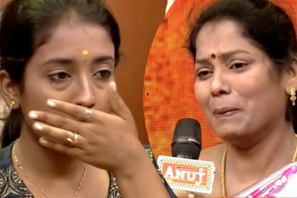 துணையை இழந்த பெற்றோர்கள்…. பிள்ளைகளை எப்படி வளர்க்கிறார்கள்…? கண்களை குளமாக்கிய வீடியோ…!!!