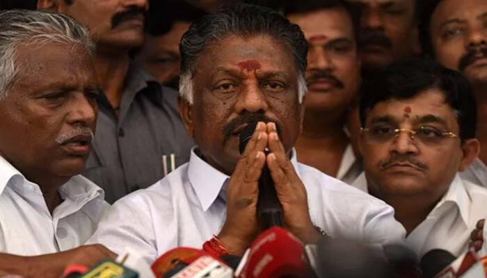 AIADMKவை காப்பாற்றணும்… சக்தி கொடு கடவுளே… இறைவனிடம் OPS வேண்டுதல்!!