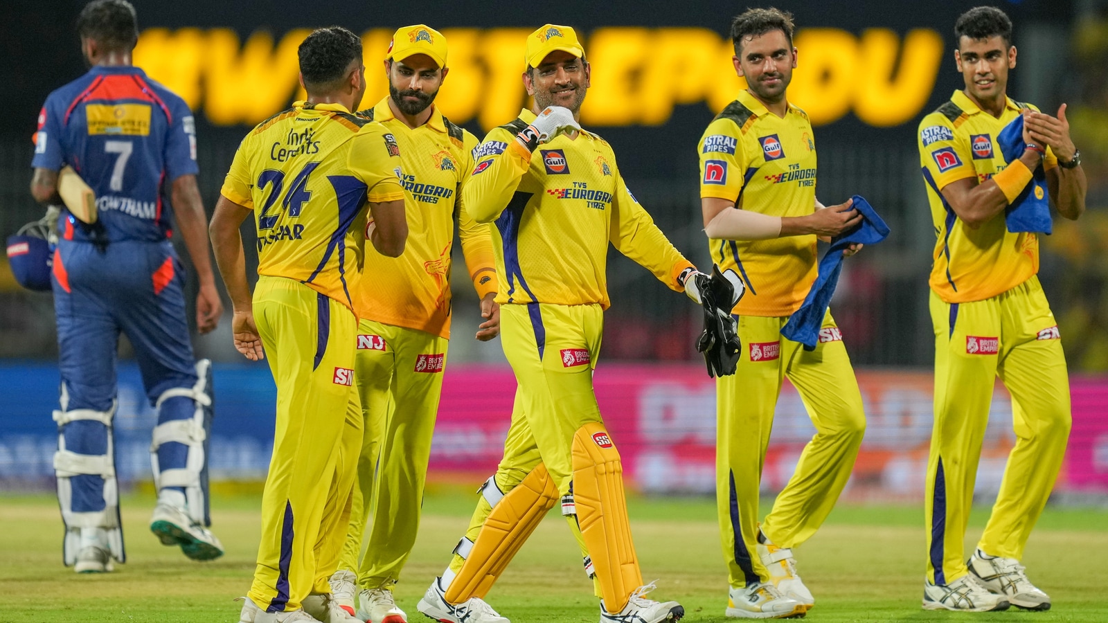 #WhistlePodu : 10 மில்லியன் ஃபாலோவர்ஸ்….. முதல் ஐபிஎல் அணி என்ற சாதனை படைத்த சிஎஸ்கே..!!