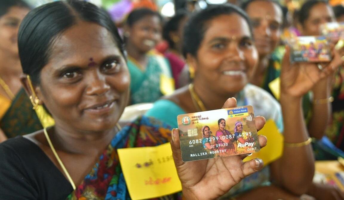 ரூ.1000 பெற இன்னும் ATM கார்டு வரவில்லையா?… தமிழக அரசு வெளியிட்ட முக்கிய அறிவிப்பு….!!!