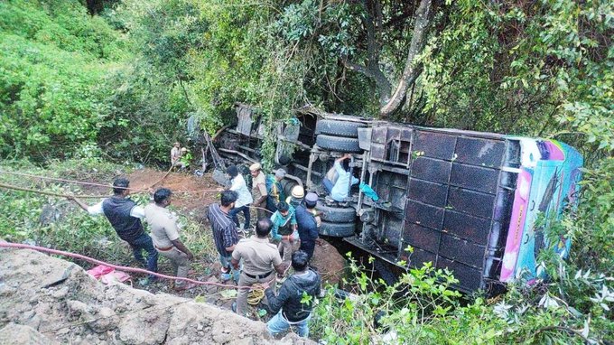 மீட்பு பணி நிறைவு…. குன்னூர் விபத்தில் சிக்கிய 40 பேர் நலமுடன் உள்ளனர் : டிஐஜி சரவண சுந்தர் தகவல்.!!