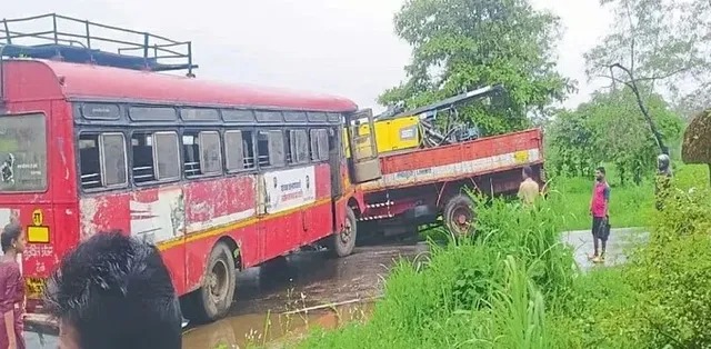 மகாராஷ்டிராவில் பேருந்து விபத்து…  55 பேர் காயம்…பெரும் பரபரப்பு…!!