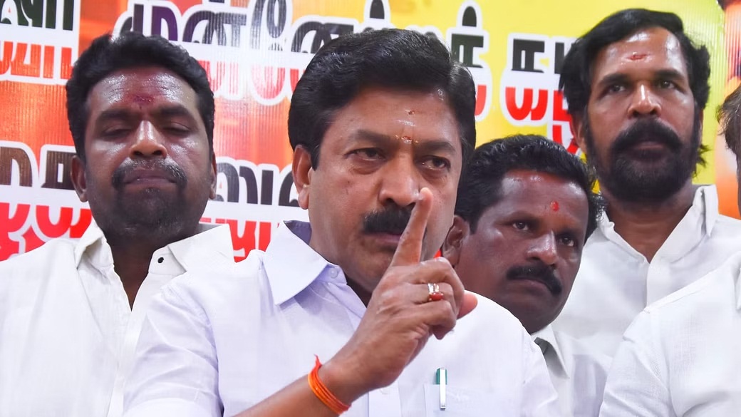 போடா வெண்ணனு போயிடுவேன்..! இதோட Stop பண்ணிக்கோ…  கோபத்தில் அவன், இவன் என பேசிய சி.வி சண்முகம்…!!