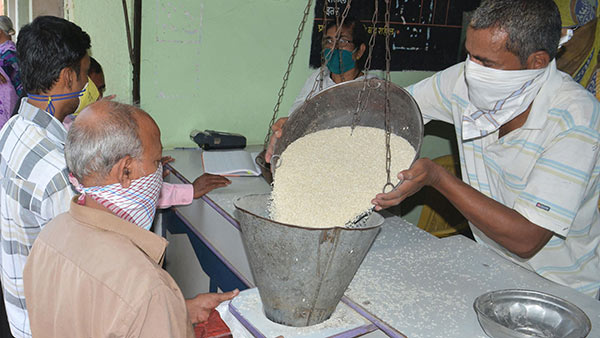 ரேஷன் அட்டைதாரர்களுக்கு மற்றொரு சலுகை… மாநில அரசு வெளியிட்ட சூப்பர் அறிவிப்பு…!!!