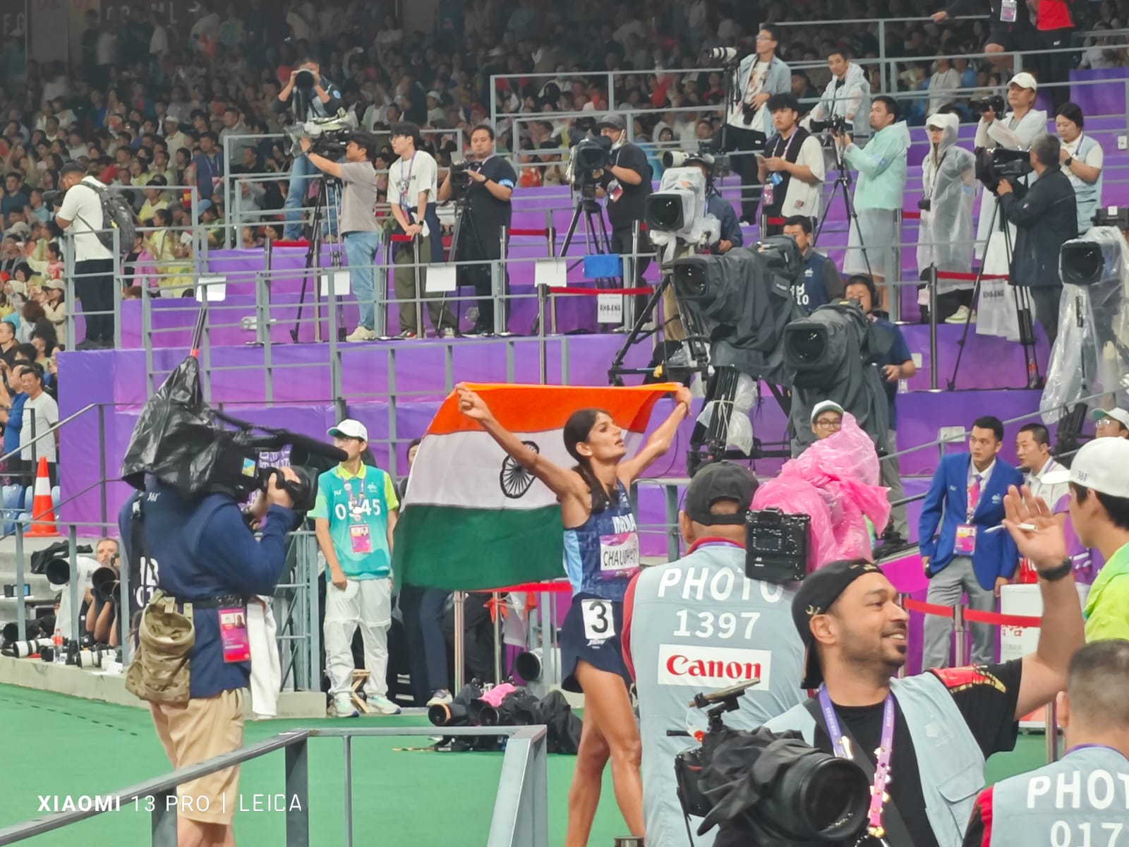 #IndiaAtAsianGames : மகளிருக்கான 5000 மீட்டர் ஓட்டப்பந்தயத்தில் இந்திய வீராங்கனை பாருல் சவுத்ரி தங்கம் வென்று அசத்தல்.!!