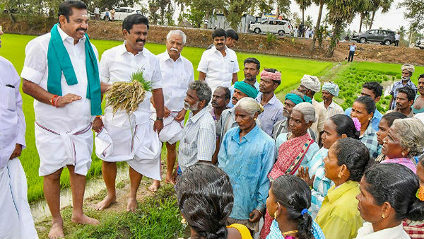 கண்ணில் பட்ட பச்சை துண்டு…! பார்த்ததும் செம ஹேப்பி…  குஷி மோடில் எடப்பாடி… !! 